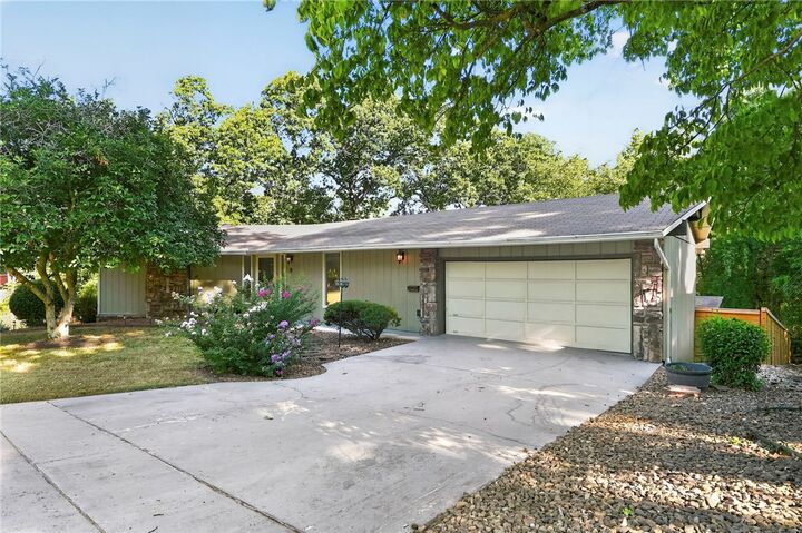 Property Photo: 8 London Drive AR 72715