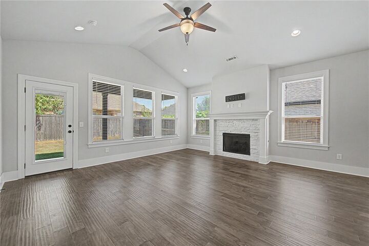 Property Photo:  2206 SW Hampton Avenue  AR 72713 