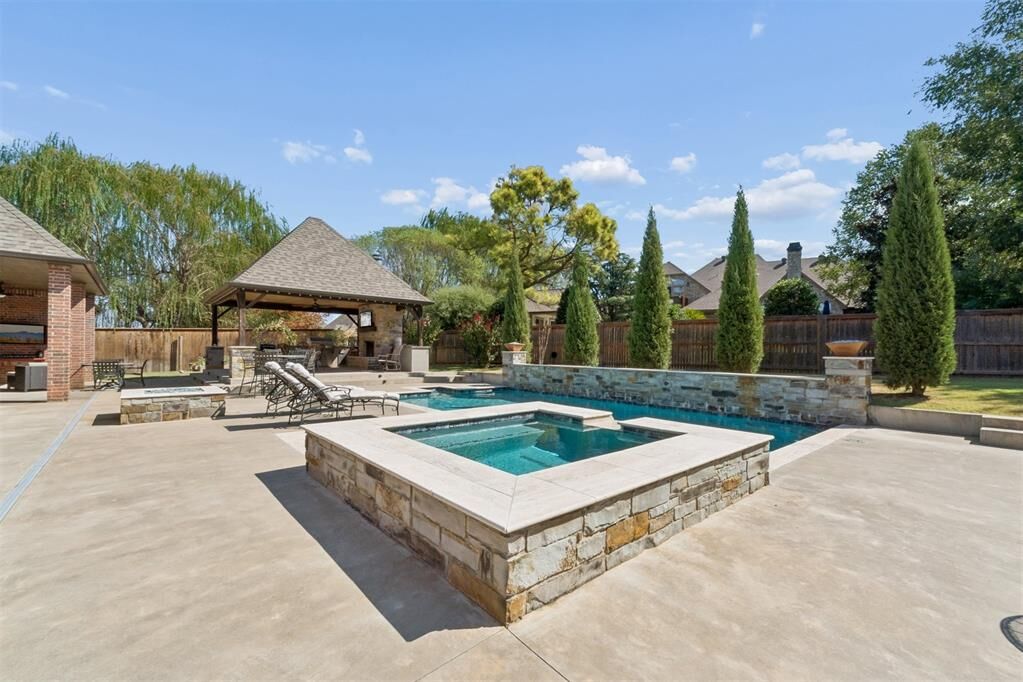 Property Photo:  4200 Slate Bridge Road  OK 73034 