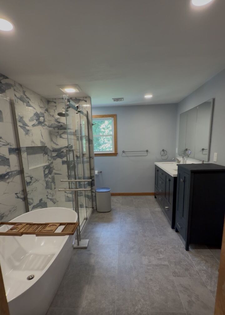 Property Photo:  7 Eagle Rock Dr  MA 01529 