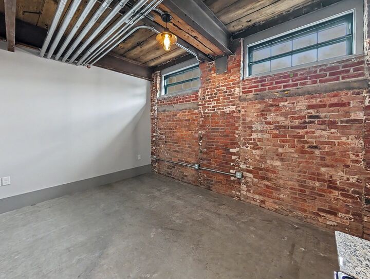 Property Photo:  90 Grove St Ll6  MA 01605 