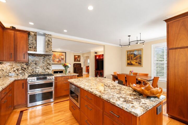 Property Photo:  51 Sewall Ave 2  MA 02446 