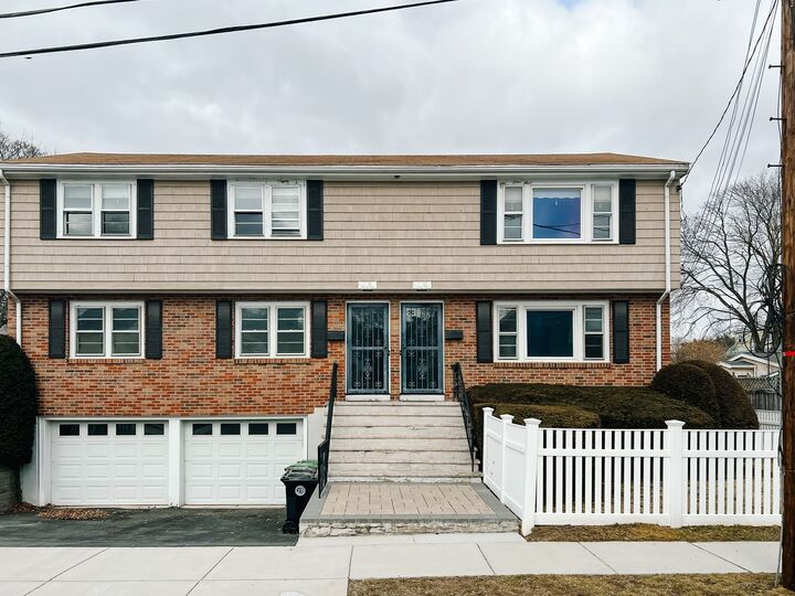 Property Photo:  22 Chandler St 2  MA 02472 