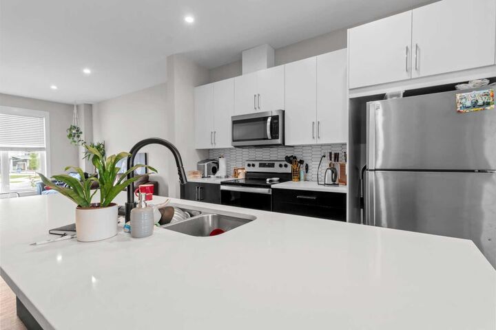 Property Photo:  75 Ellington Crescent  AB T4P 3E5 