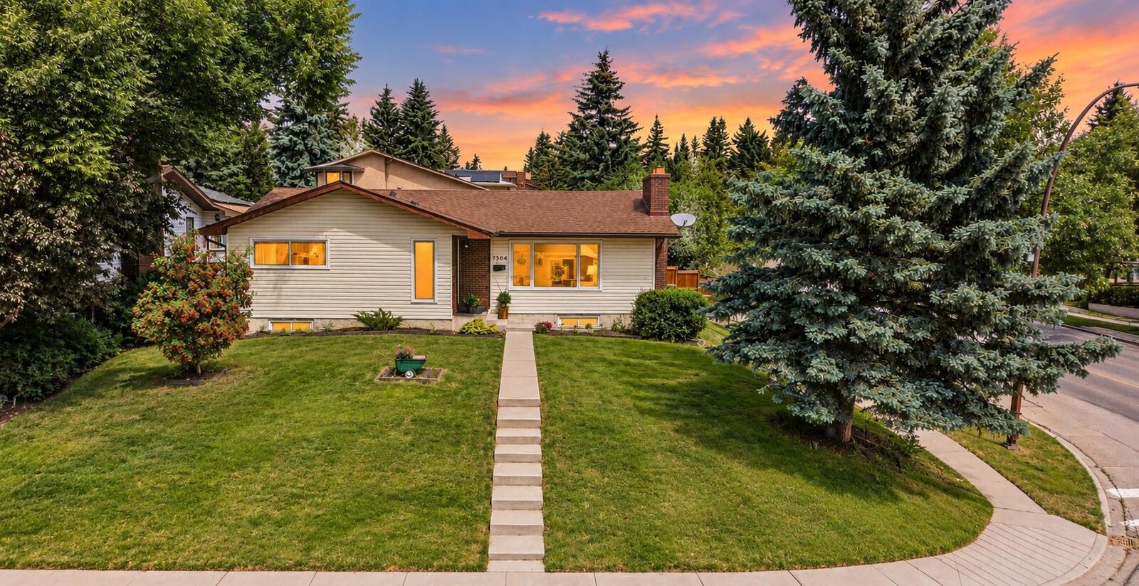 Property Photo: 7304 Silver Springs Road NW AB T3B 4E6