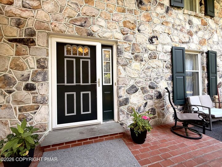 Property Photo:  164 Chestnut Oak Drive  PA 18372 