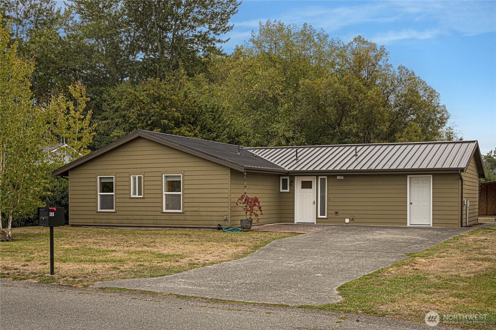 Property Photo: 505 Rose Lane WA 98250