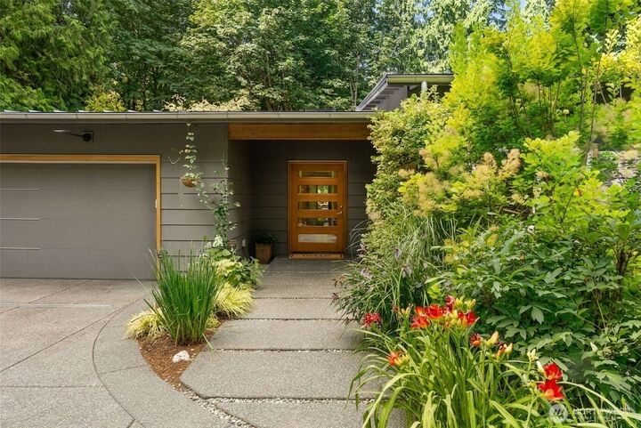 Property Photo:  13123  Phelps Road NE  WA 98110 