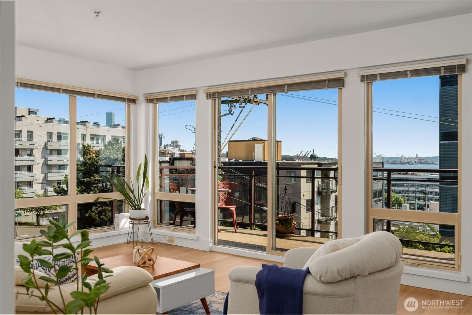 Property Photo:  500  Fifth Avenue W 505  WA 98119 