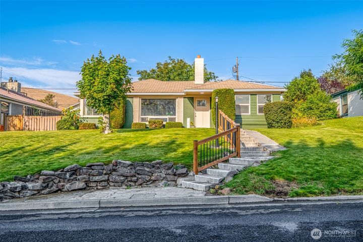 Property Photo:  209  Maringo Road  WA 98823 