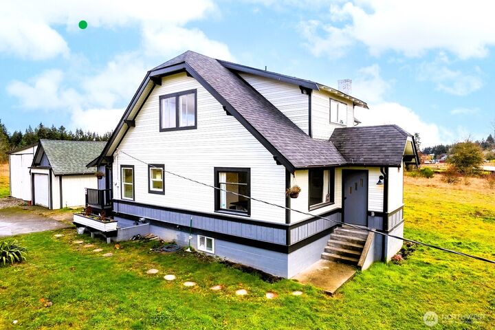 Property Photo:  24507  Meridian Avenue E  WA 98338 