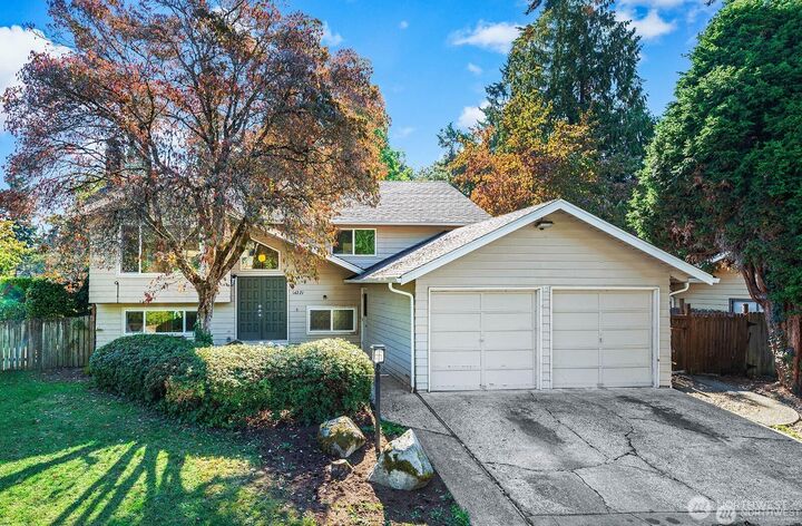 Property Photo: 14221 SE 10th Place WA 98007