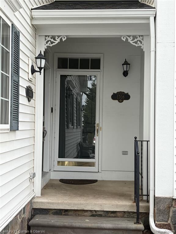 Property Photo:  1708 Cassady Place Drive 25  MI 48170 