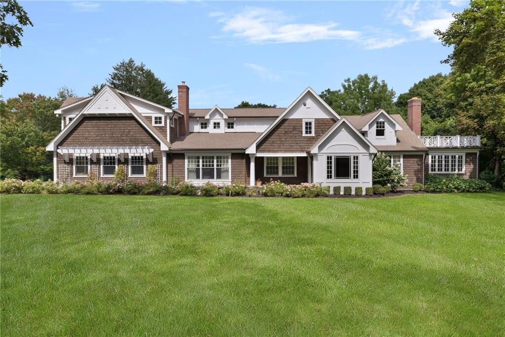 Property Photo:  543 Woonsocket Hill Road  RI 02896 