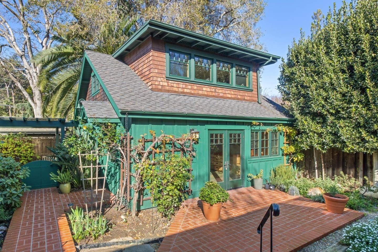 Property Photo: 1325 Cowper Street CA 94301