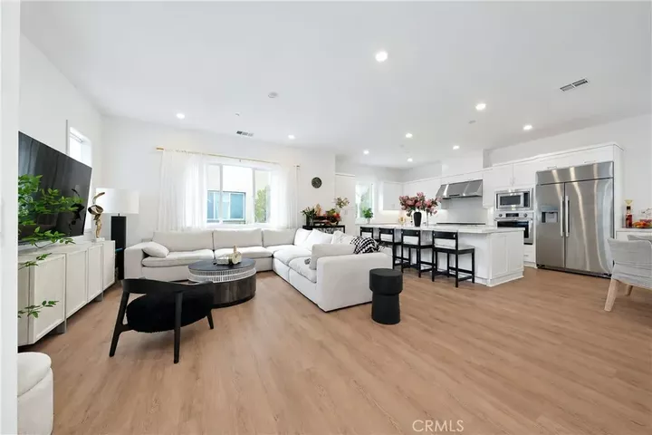 Property Photo: 107 Sawbuck CA 92618