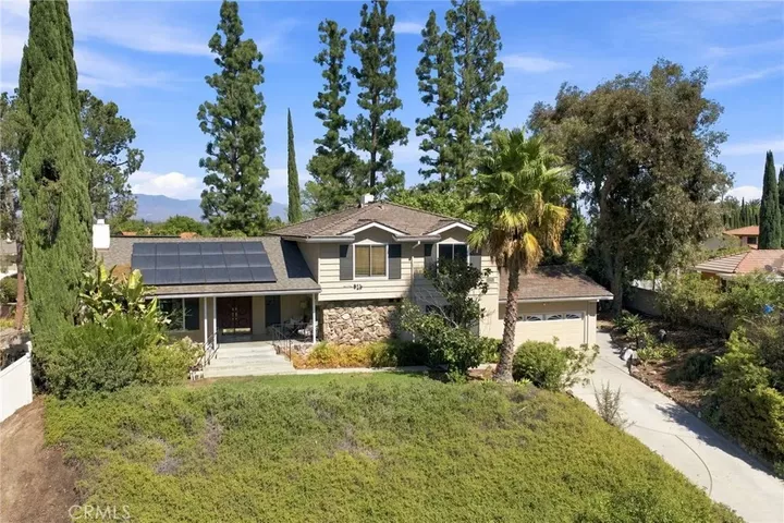 Property Photo:  10640 Sylvia Ave  CA 91326 