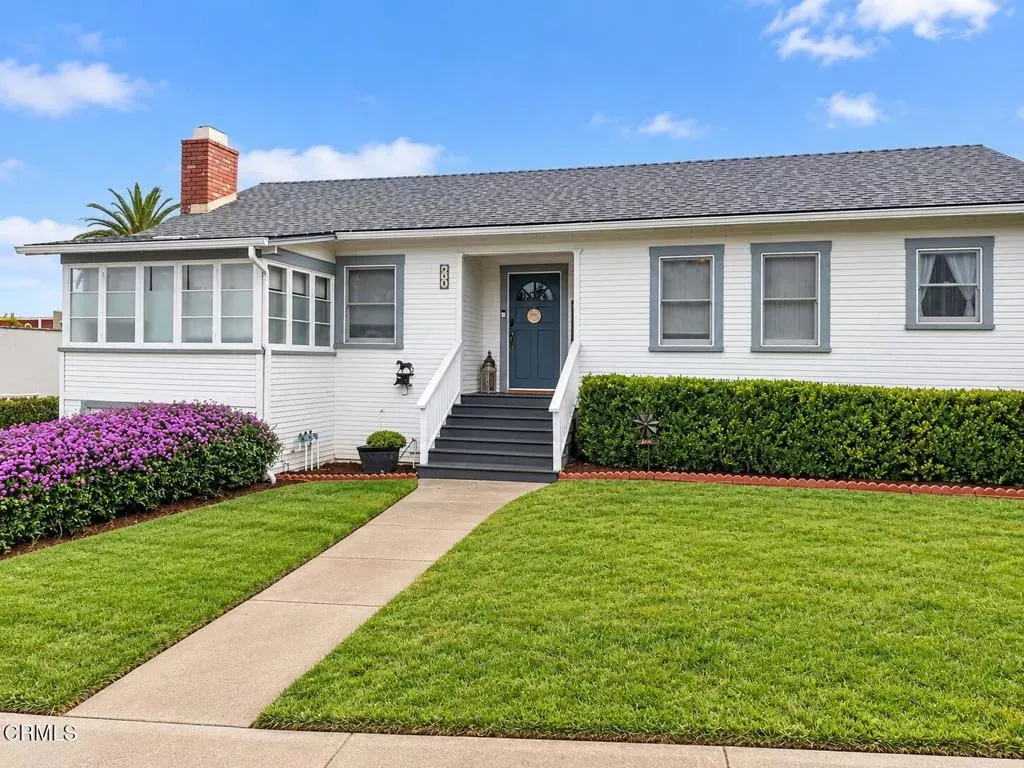 Property Photo:  11 Palm Court  CA 93060 
