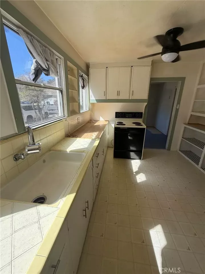 Property Photo:  302 E 4th  CA 91764 
