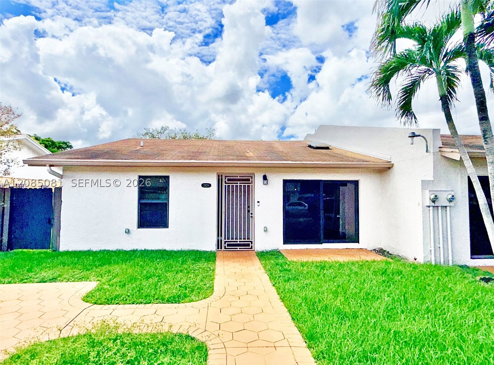 Property Photo:  2428 SW 109th Ct  FL 33165 