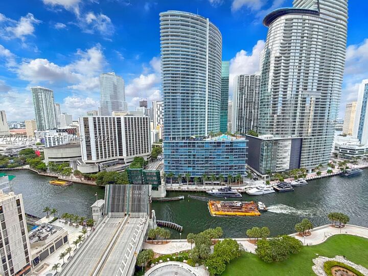 Property Photo: 485 Brickell Ave 2303 FL 33131