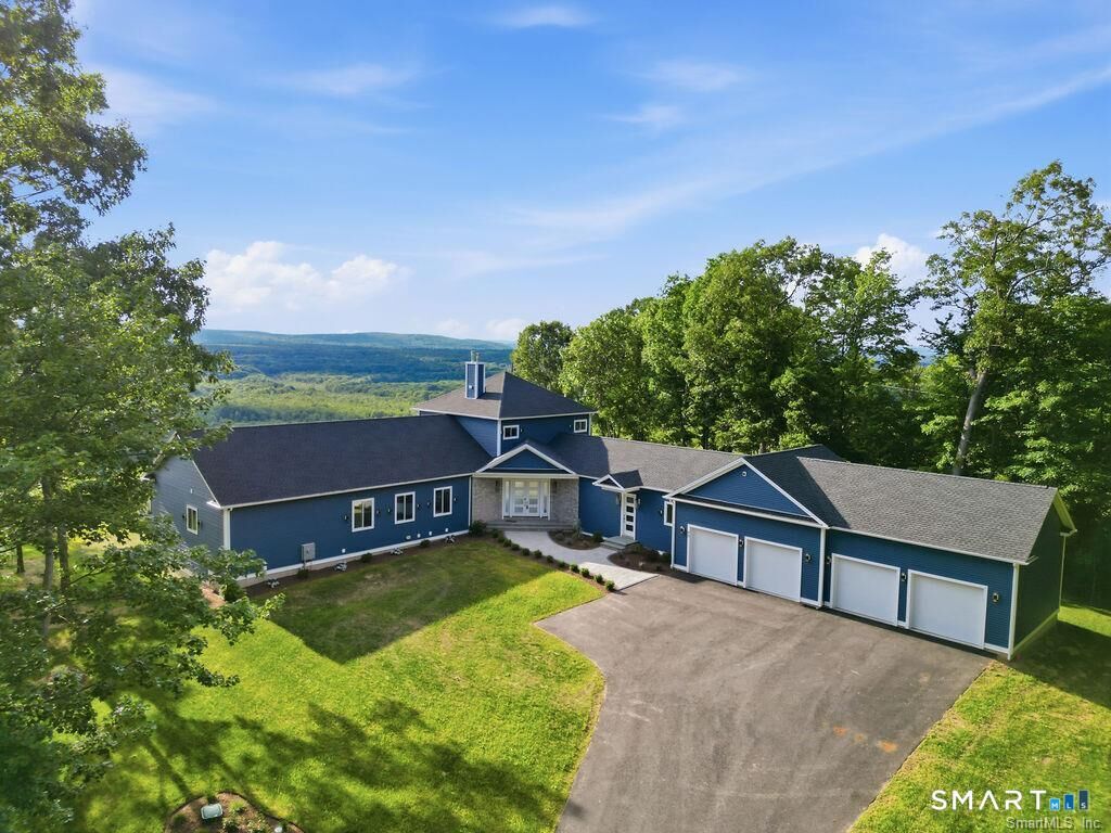 Property Photo:  62 Pinnacle Road  CT 06032 