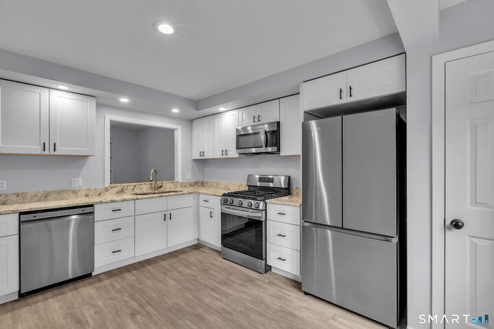Property Photo:  31 Williams Glen Way 31  CT 06033 