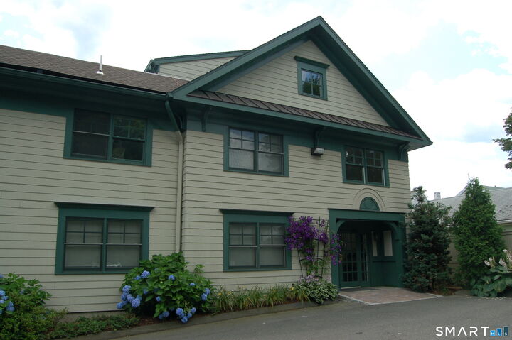 Property Photo:  365 Westport Avenue 1G  CT 06851 