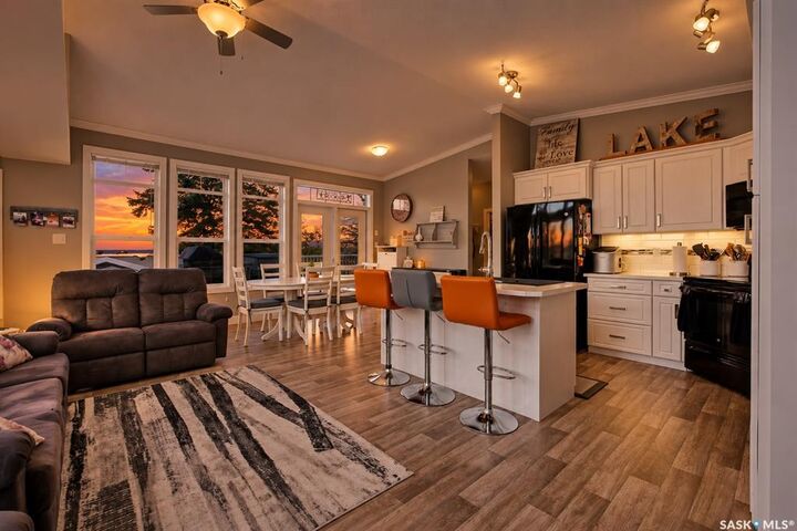Property Photo:  404 Ash Avenue  SK S0M 1A0 