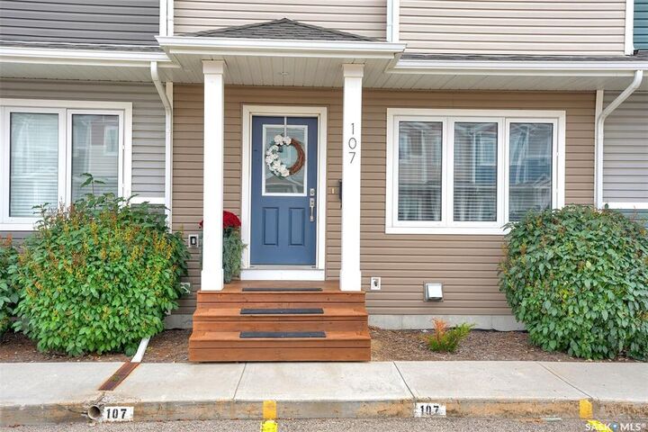 Property Photo:  1920 7th Avenue E 107  SK S4N 6M9 