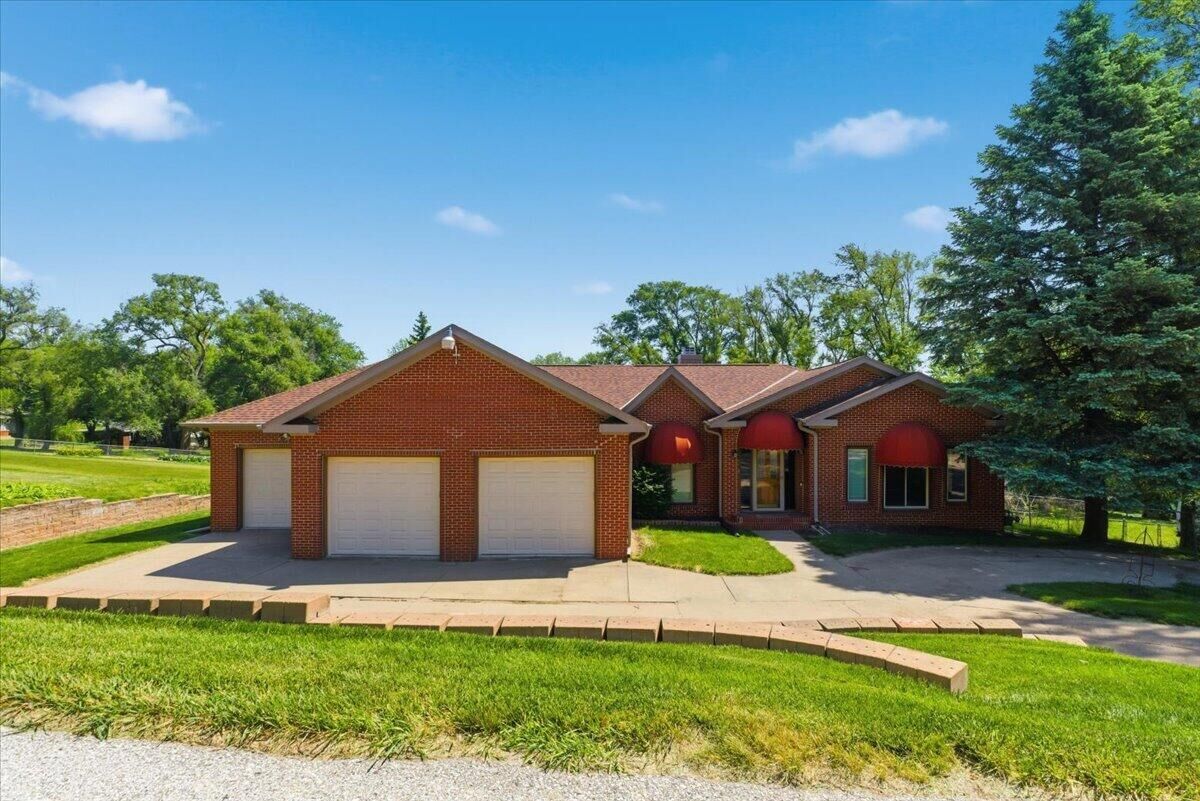 Property Photo:  19241 Hawthorne  Avenue  IA 51503 