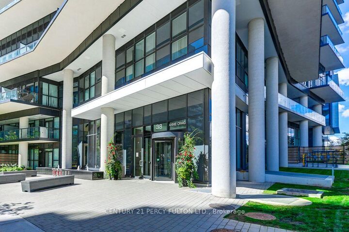 Property Photo: 38 Annie Craig Drive 1110 ON M8V 0G9
