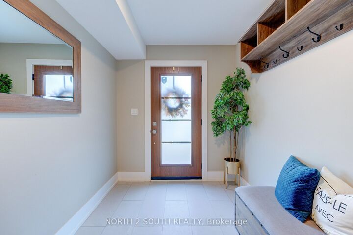 Property Photo:  3 Spring Lane B  ON N3T 4M2 