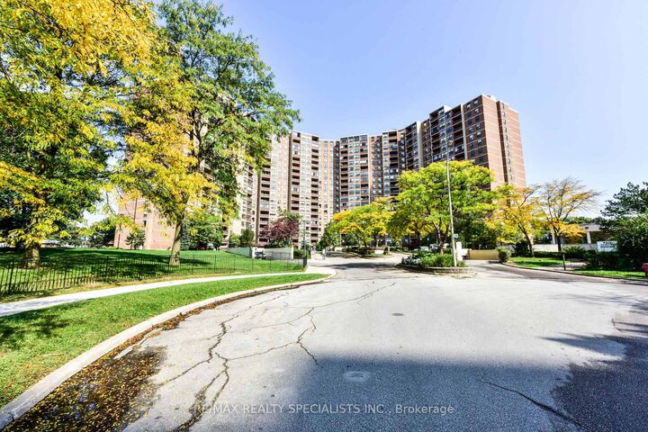 Property Photo:  716 The West Mall N/A Ph2005  ON M9C 4X6 