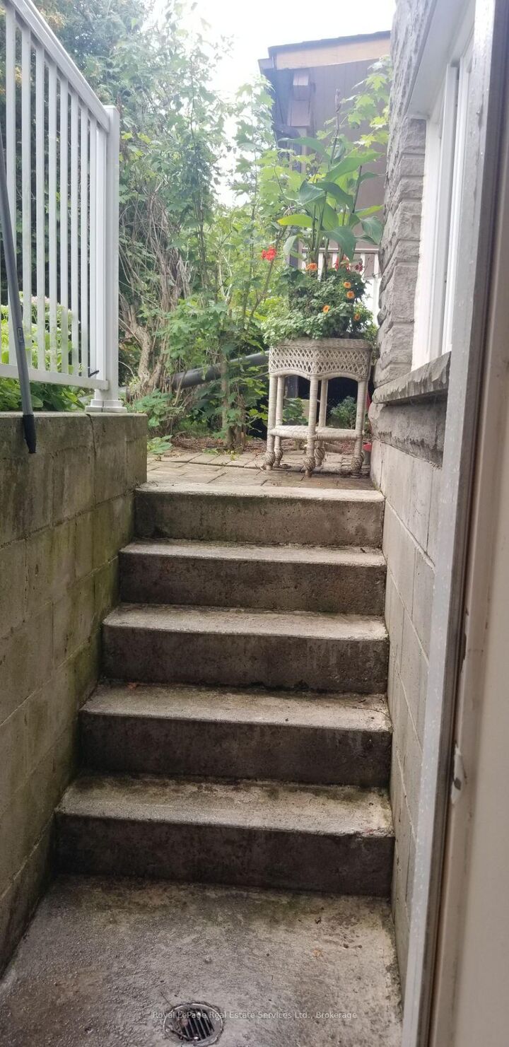 Property Photo:  570 Fourth Line Bsmt  ON L6L 5A7 