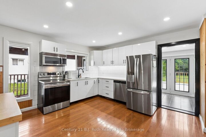 Property Photo:  15 Lucy Street  ON L9M 1K7 