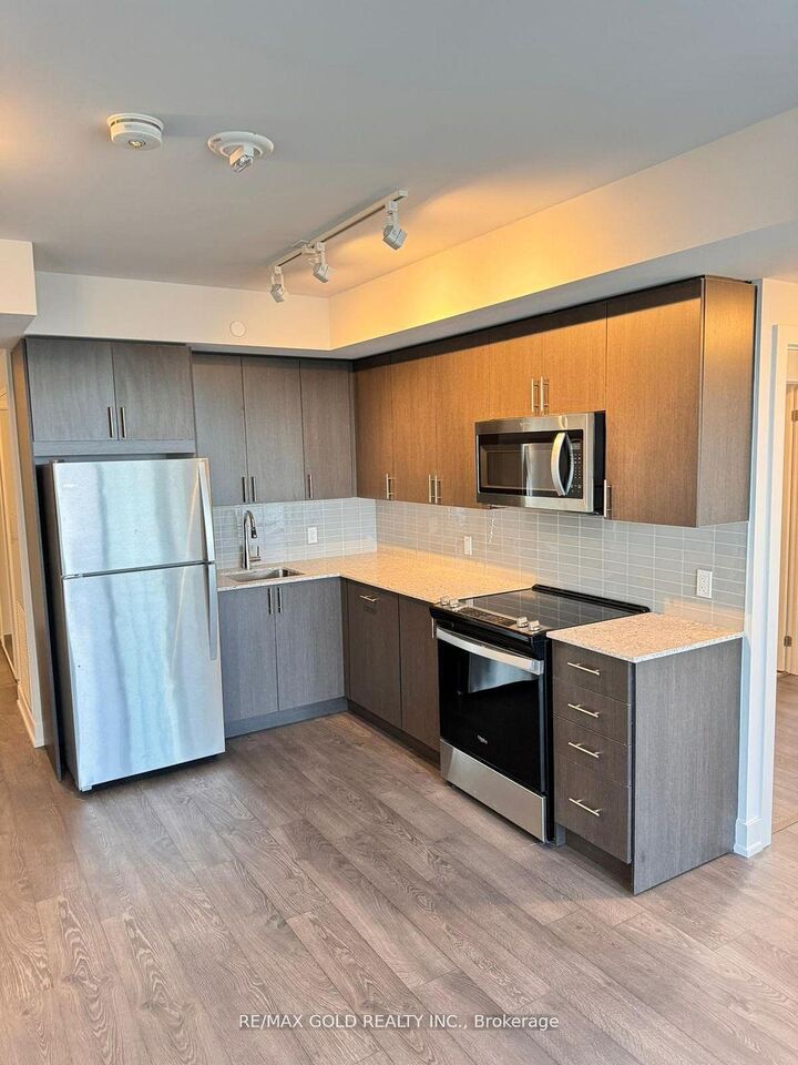 Property Photo:  2550 Simcoe Street N 2316  ON L1L 0R5 