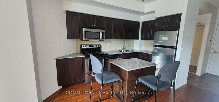 Property Photo:  215 Fort York Boulevard #215  ON M5V 4A1 