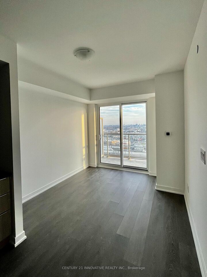 Property Photo:  2031 Kennedy Road 2015  ON M1T 0B8 