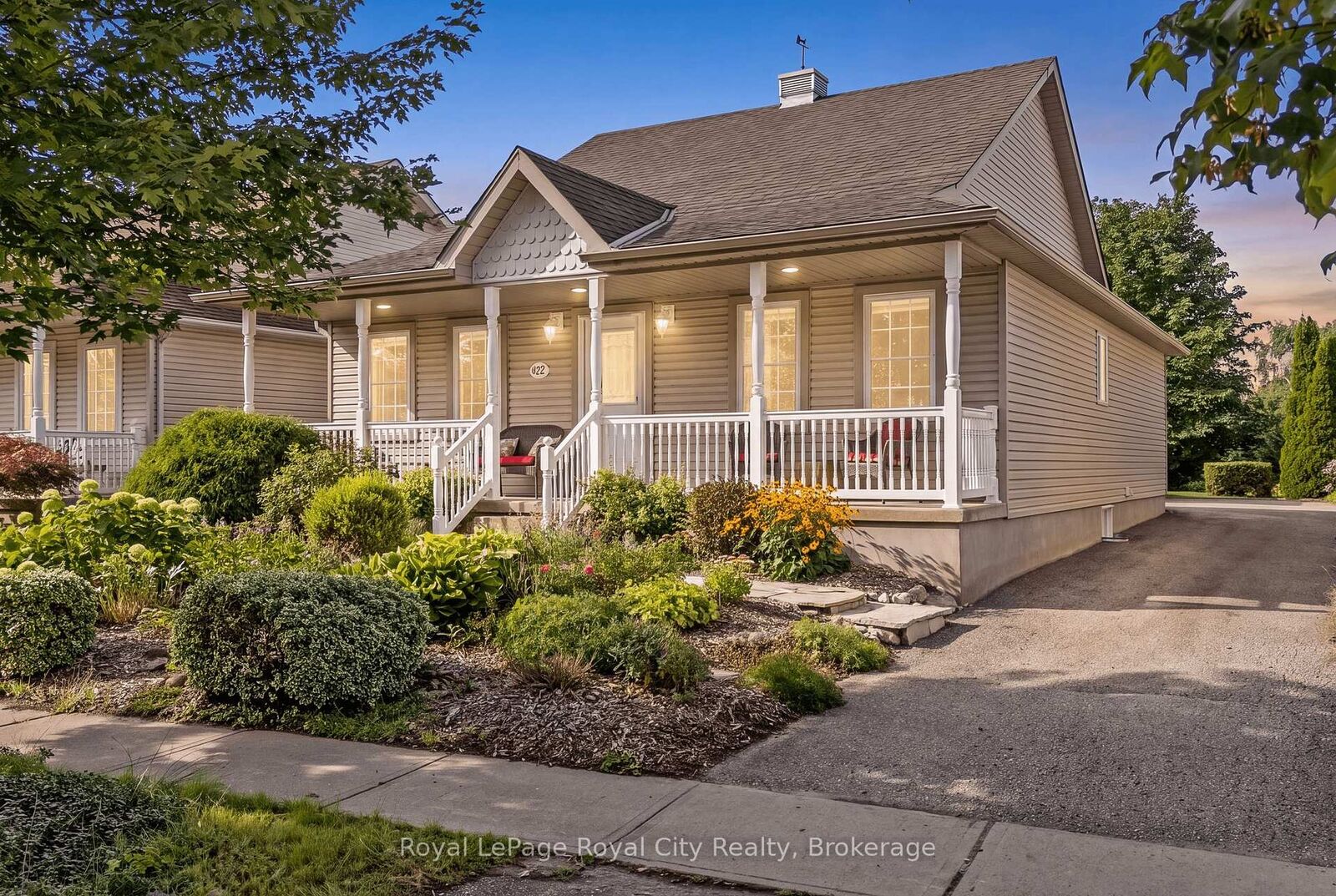 Property Photo:  127 Old Maple Boulevard  ON N0B 2K0 