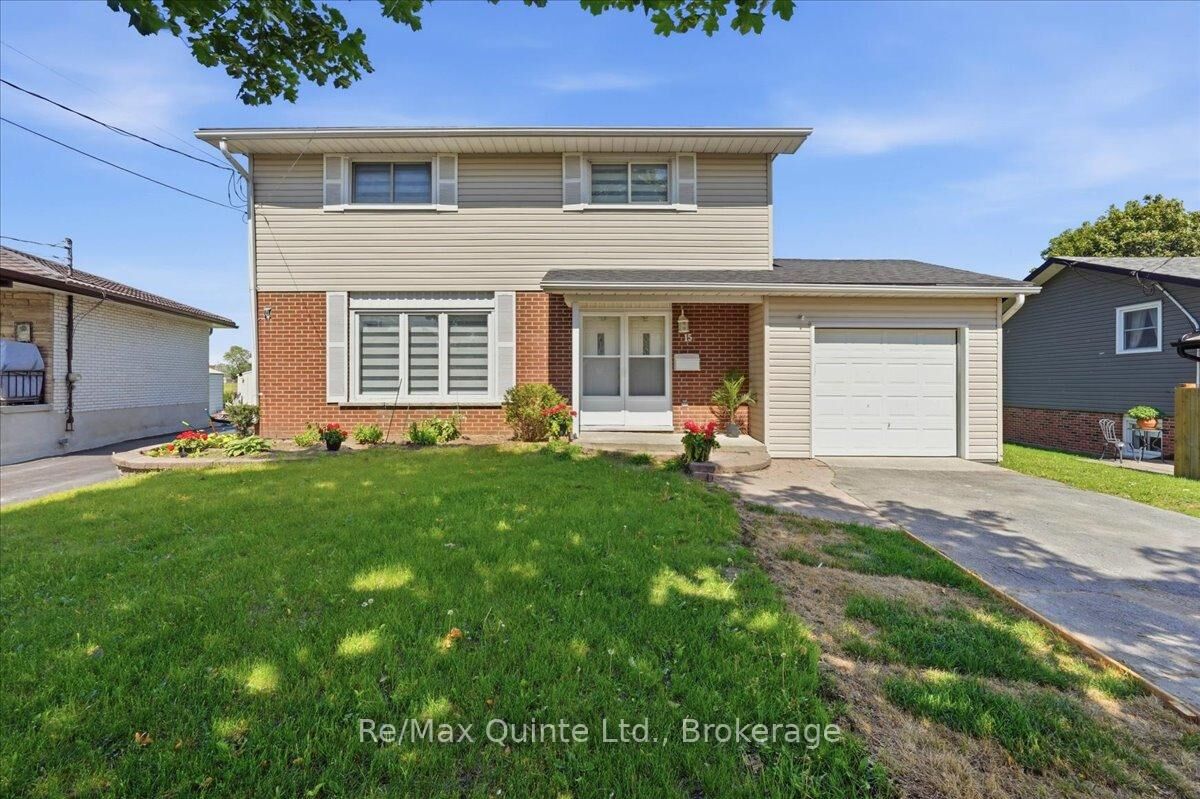 Property Photo:  15 Robertson Lane  ON K8P 4C2 