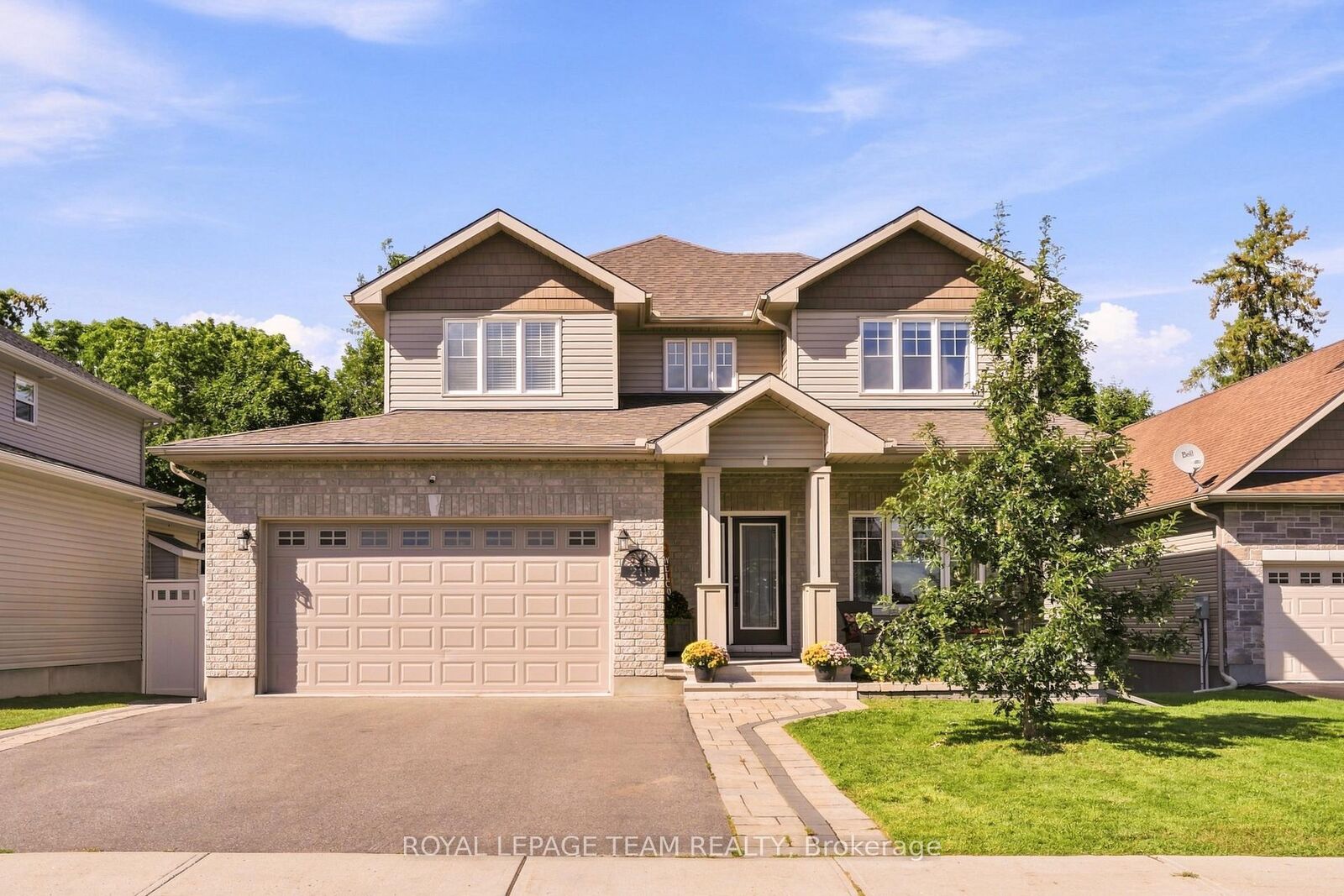 Property Photo:  218 Arthur Street  ON K7S 0H6 