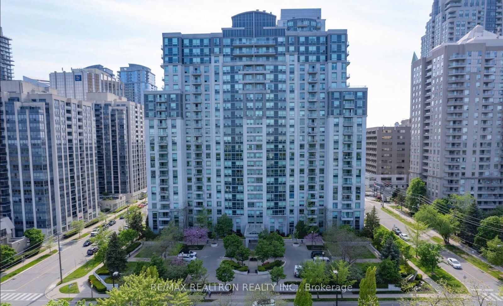 Property Photo:  188 Doris Avenue 1518  ON M2N 6Z5 
