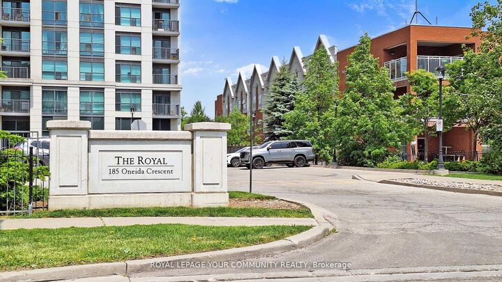 Property Photo:  185 Oneida Crescent 1005  ON L4B 0H4 