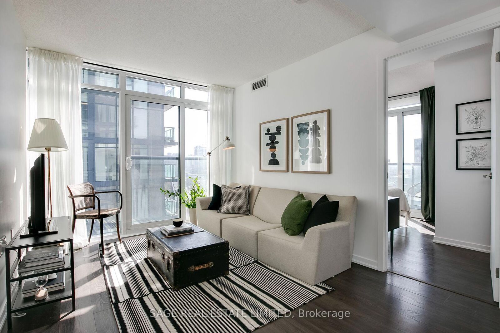 Property Photo:  36 Lisgar Street W 1208W  ON M6J 3G2 