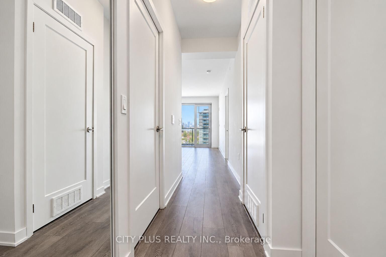 Property Photo:  105 Oneida Crescent 809  ON L4B 0H6 