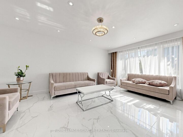 Property Photo:  31 Tollerton Avenue  ON M2K 2H1 