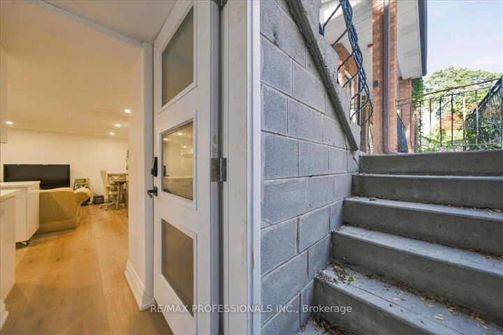 Property Photo: 134 Argyle Street Lower ON M6J 1N9