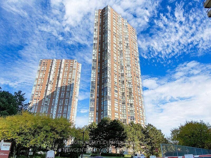 Property Photo:  7 Concorde Place #910  ON M3C 3N4 