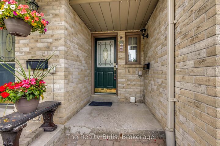 Property Photo:  1292 Sherwood Mills Boulevard 136  ON L5V 2G8 